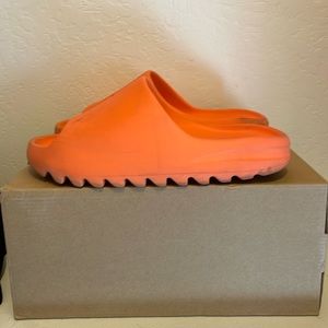 Yeezy Slides Orange